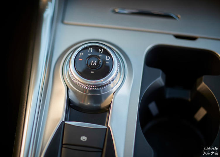 全新一代福特探險(xiǎn)者官圖發(fā)布！依舊是大家的硬派之選！