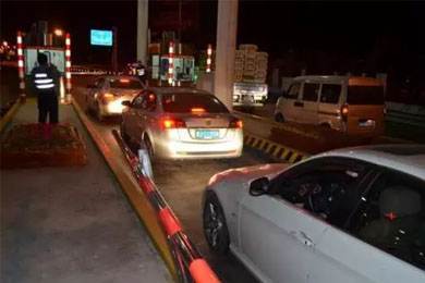 假期高速行駛攻略，看一遍絕對平安！